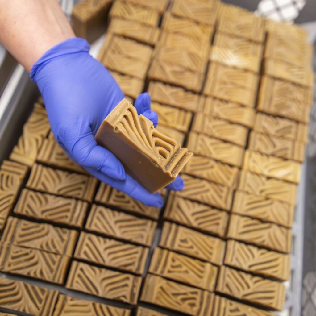 Jokainen saippua viimeistellän käsin