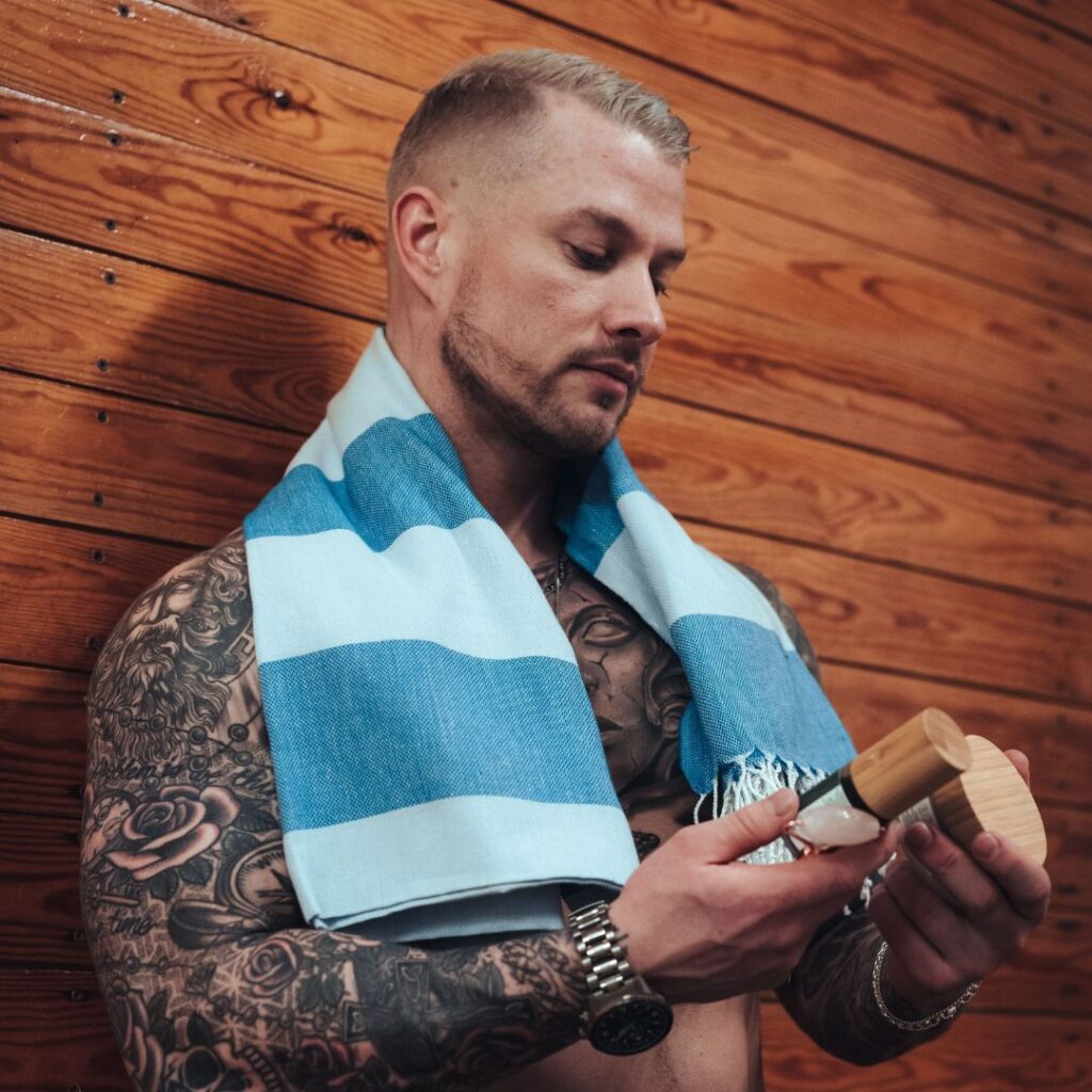Ihan parhaita pyyhkeitä!!! Ensin ostin mulle ja miehelle omat ja sitten oli pakko ostaa vielä lisää pyyhkeitä, että voi käyttää vain näitä. Nää on ihanan isoja ja kuivuvat silti tosi nopeasti