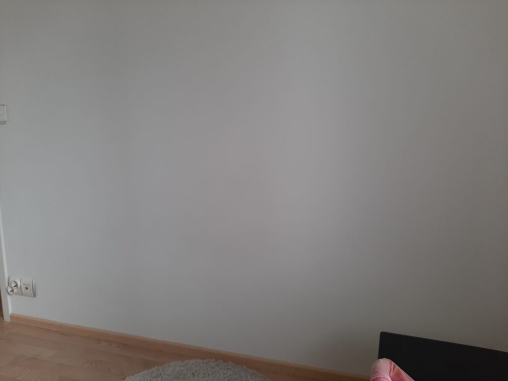 Tahra seinässä puhdistui siivoussaippualla