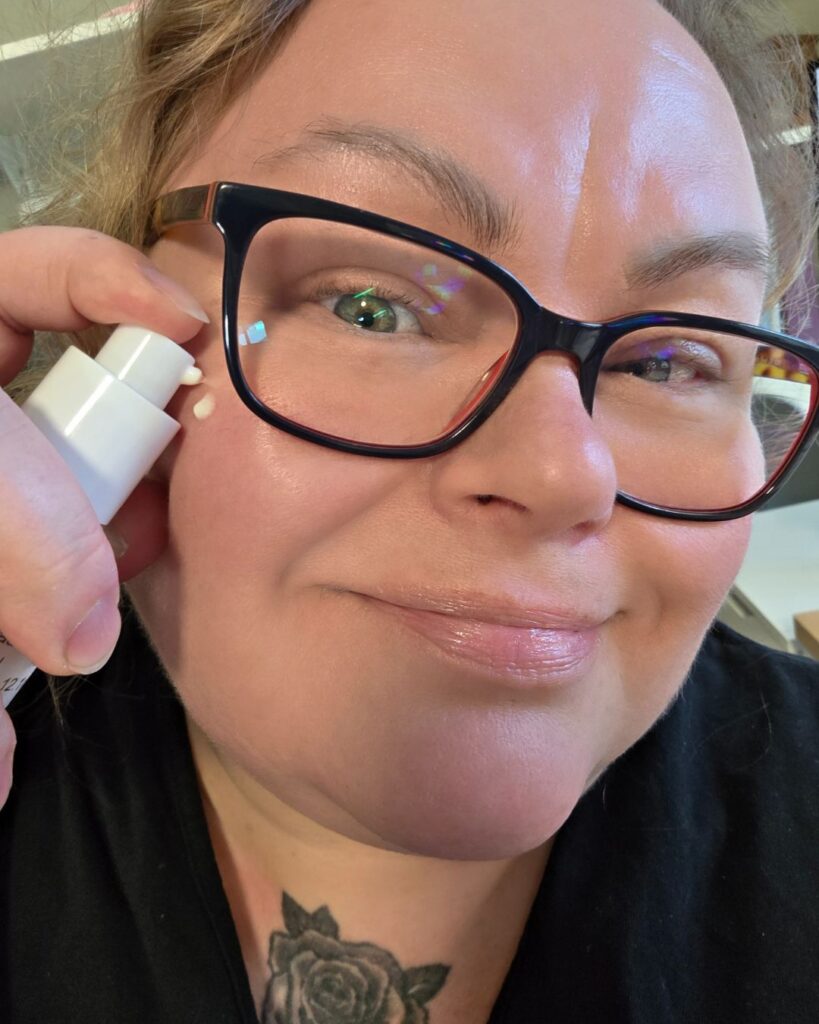 hyvin suunnitellussa hyaluronihapposeerumissa ei luoteta pelkkään hyaluronihappoon