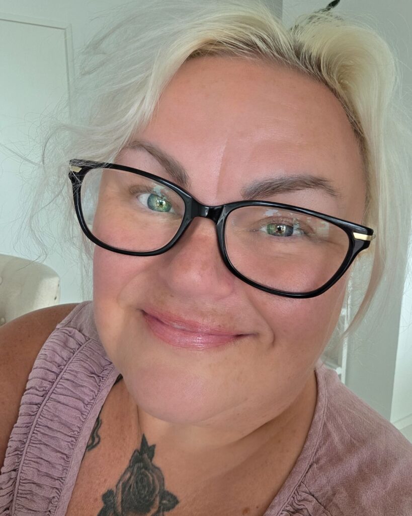Tuotekehittäjä Johanna 50v. Ilman meikkiä, kuten yleensäkin.